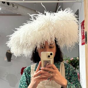 Ostrich feather hat - please read❤️